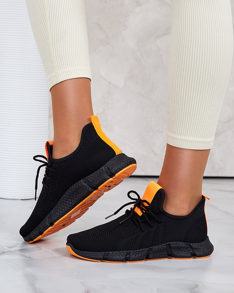 Черные женские кроссовки с оранжевыми вставками Bommgi