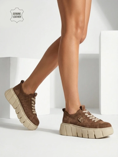 Sportowe sneakersy damskie ze skóry naturalnej Renos