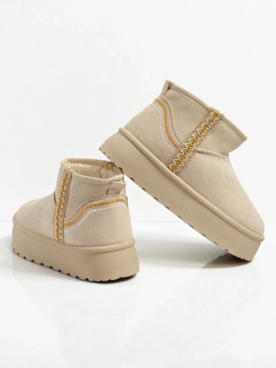 Short women's snow boots a'la Pravel