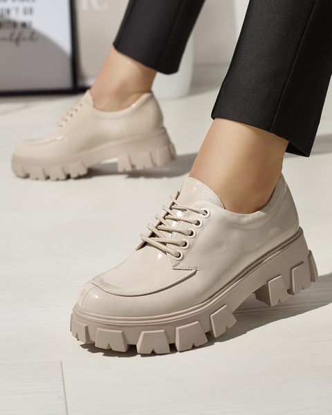 Sieviešu gaiši smilškrāsas lakotas šņorkurpes Ginara - Apavi