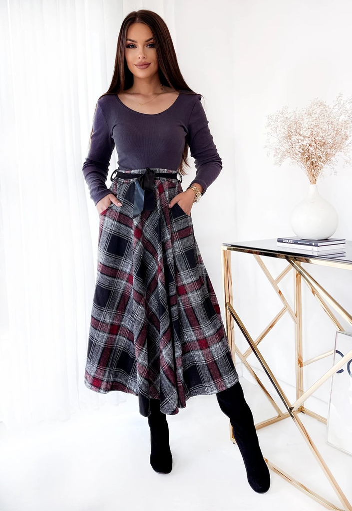 Royalfashion Women's gray and red long plaid skirt