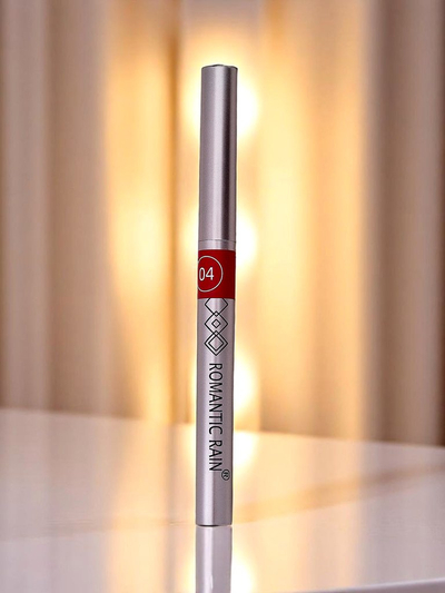 Lip pencil in the color Carmen