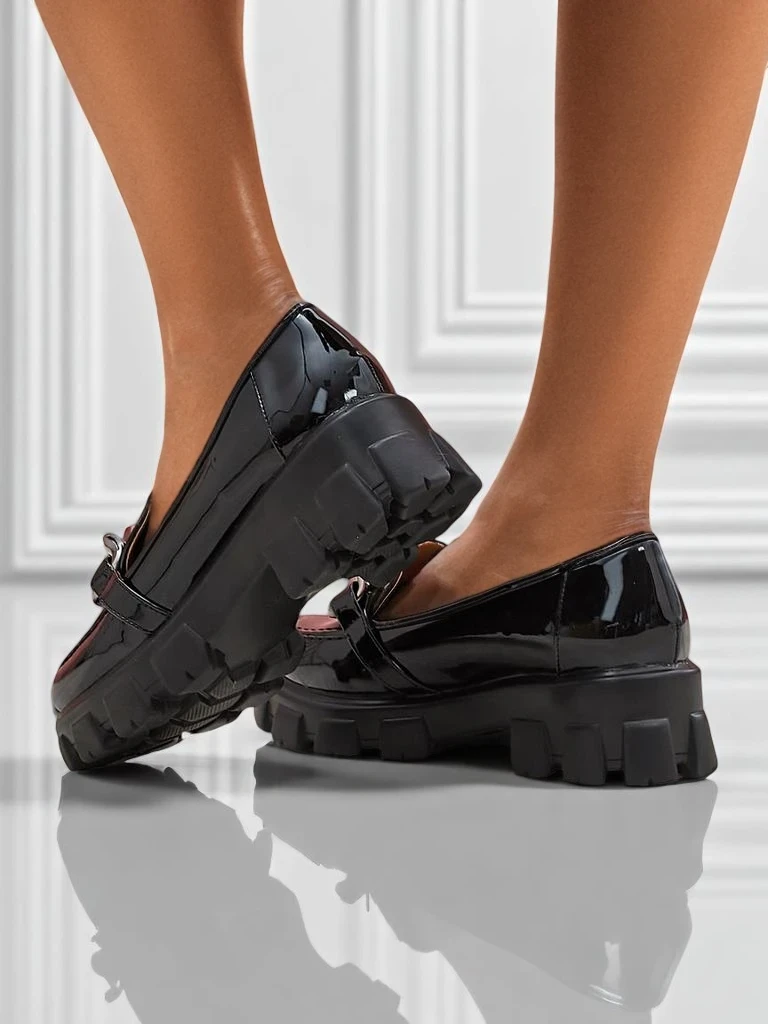 Women's Hera Nero loafers made of patent eco-leather with a chain, spring