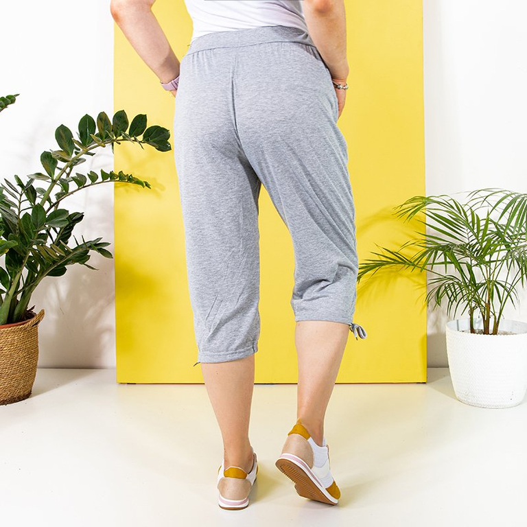 Серые женские шорты 3/4 PLUS SIZE - Одежда
