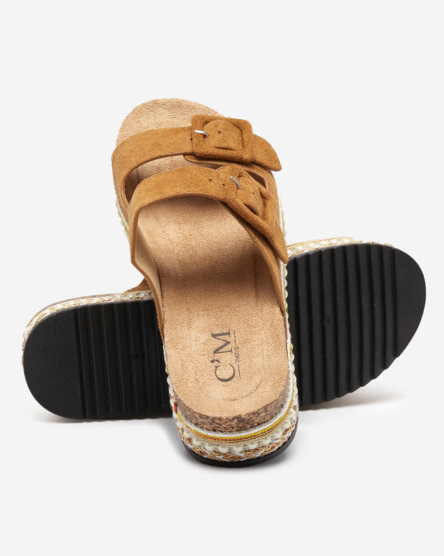 Women's camel slippers on a thick Carisno sole - Footwear
