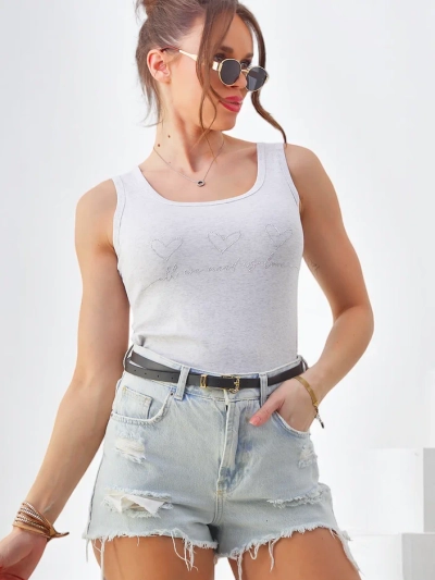 Royalfashion kokvilnas sieviešu bezpiedurkņu tops ar mazām sirdīm