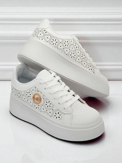 Sneakers-at e femrave Aelia Royalfashion në platformë të bardha të ajrosura ecru