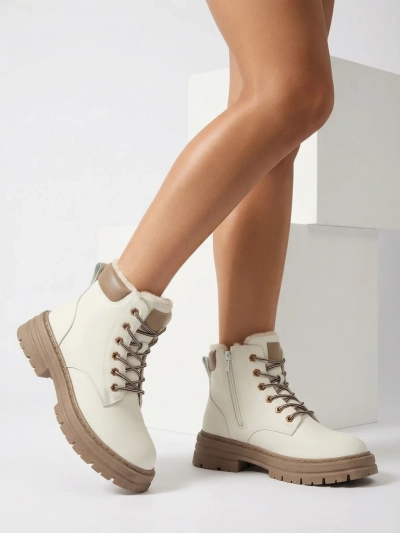 Royalfashion White women's insulated trapper boots Radoras