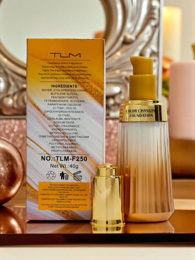 Matujący podk	ad do twarzy z kolagenem Sand Nude