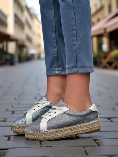 Royalfashion sieviešu sporta apavi ar spīdumu Sercele