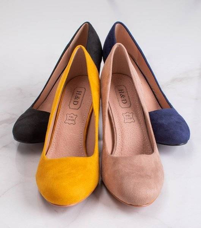 Beige pumps on the Amelle post - Footwear