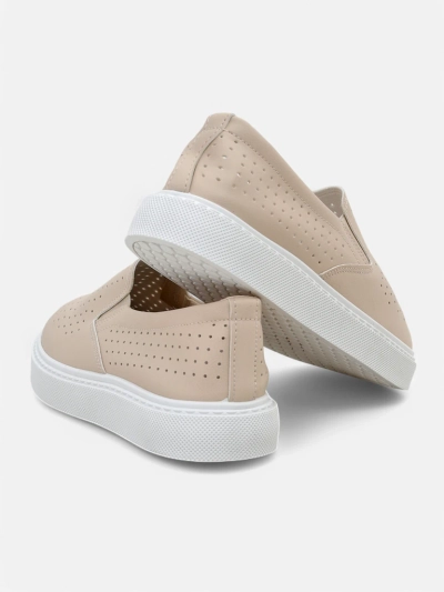 Royalfashion Sieviešu perforētie slip-on apavi Emillia