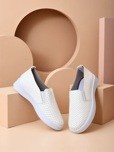 Royalfashion Women's perforated sports shoes Musio