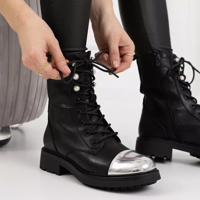 OUTLET Черные ботинки с металлическим носком Konax - Обувь