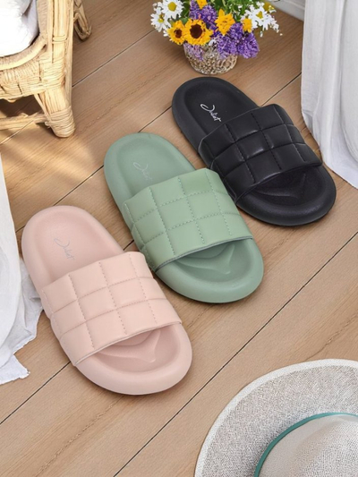 Royalfashion Women's Flat Quilt Walk Flip-Flops