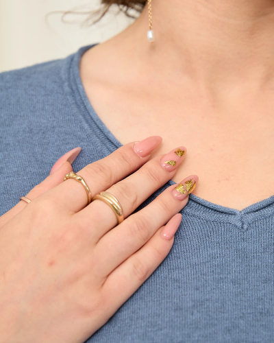 Royalfashion Zils sieviešu džemperis ar sirds izgriezumu