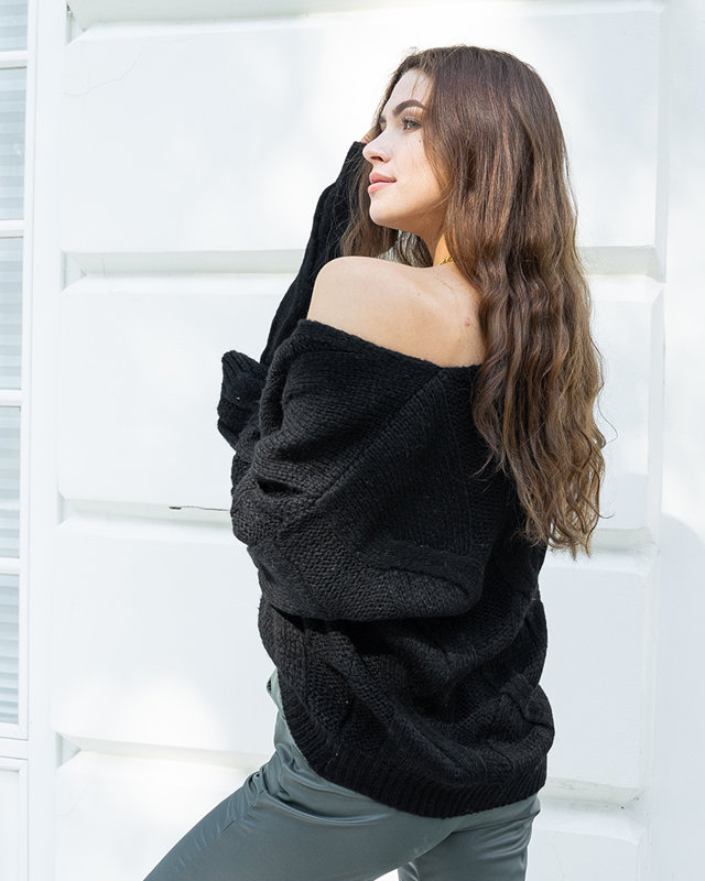 Черный женский свитер