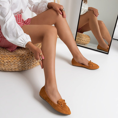 Light brown women's eco-suede loafers with a Norina bow - Shoes