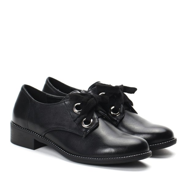 Czarne, wiązane oksfordki - Obuwie