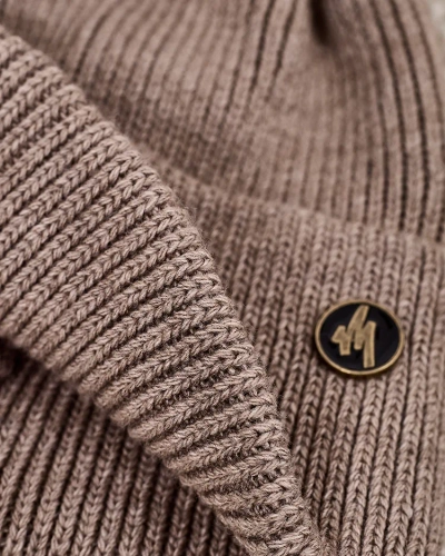 Royalfashion Sieviešu ziemas cepure ar bumbuli