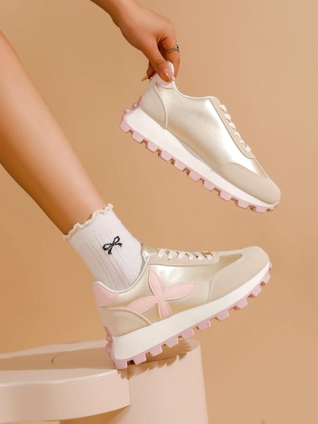 Royalfashion Women's sporty sneakers on a thicker sole Aloqa