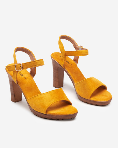 Mustard women's sandals on the post Karislo - Footwear