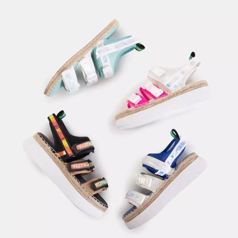 OUTLET Бело-розовые женские сандалии на платформе Justyn - Обувь