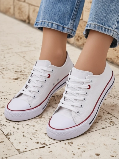 Aurelia Bianca - Klasic white dem trampa for woman wey get flat podeshon