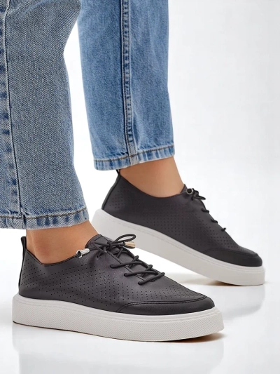 Royalfashion Women's perforated slip-on shoes Emayla