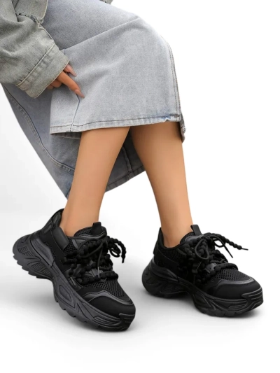Royalfashion Women's sporty sneakers on a thicker sole Loness