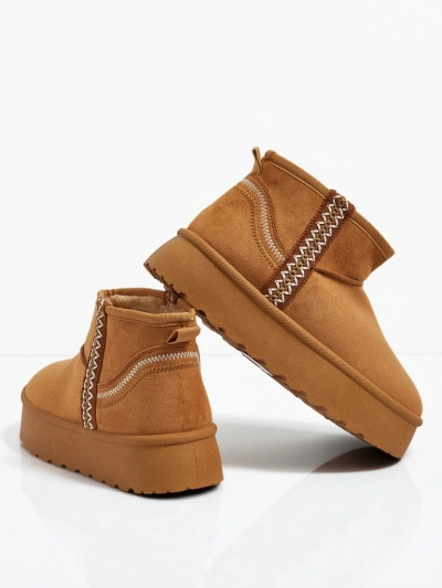 Short women's snow boots a'la Pravel