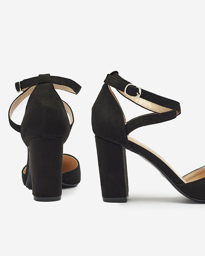 Black women's pumps on a post Amagy- Footwear