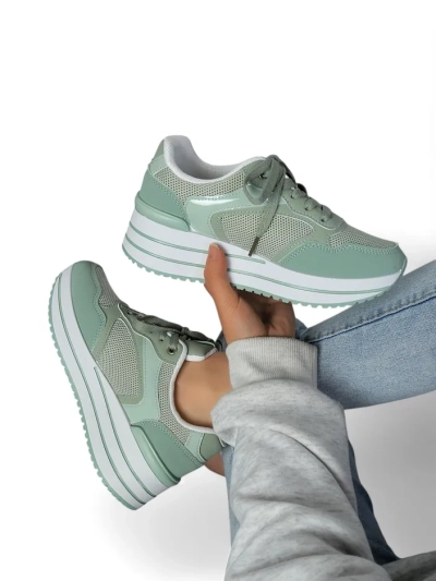 Royalfashion Женские спортивные кроссовки на платформе Revided
