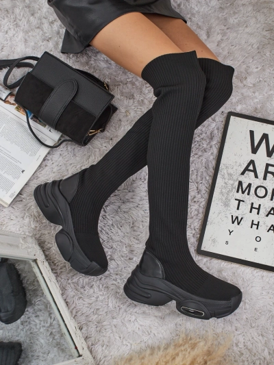 Long lavli slip-on kozaki an a thika sole Ravmora