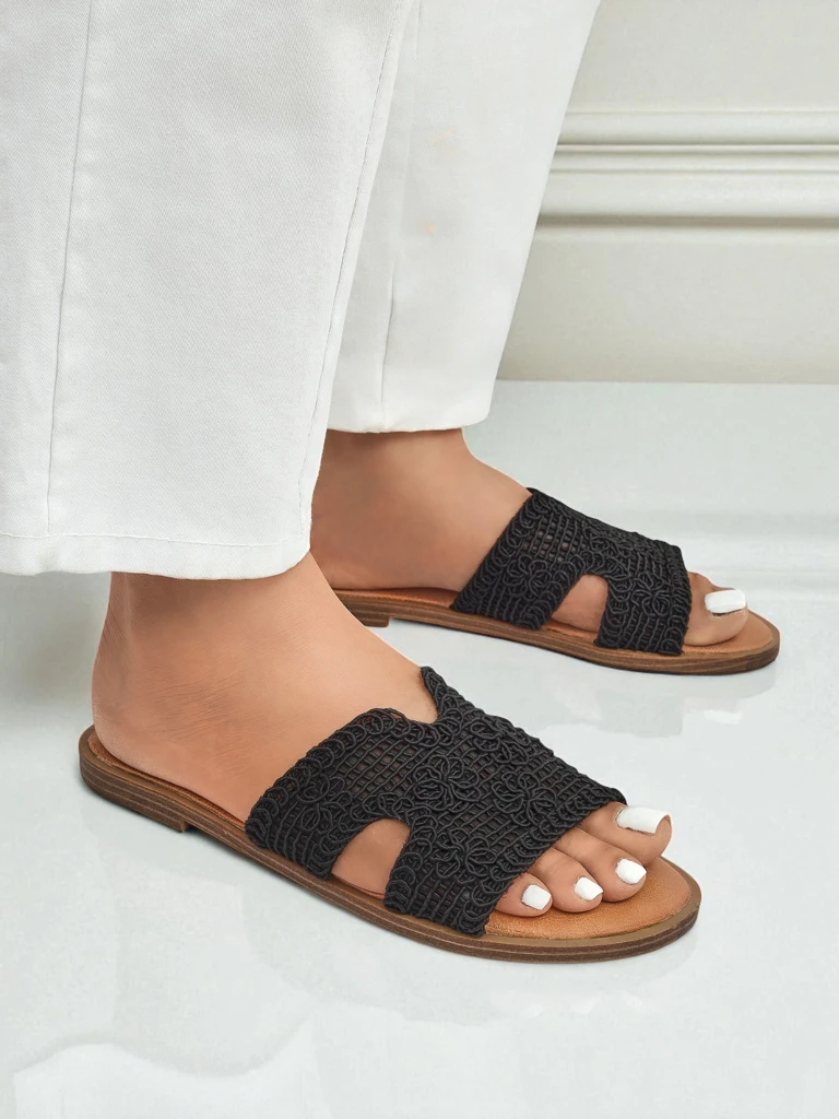 Rpyalfashion Women's sandals with a decorative strap Braida