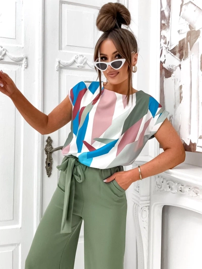 Royalfashion Sieviešu kombinezons ar platām biksēm un rakstainu īso piedurkņu blūzi