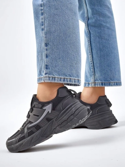 Royalfashion Women's sports sneakers on a thicker sole Beysa