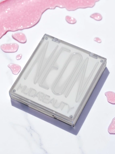 4 vaigu sārtuma toņu palete ar spoguli