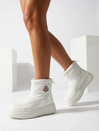 Royalfashion Women's slip-on snow boots in white color Ademra