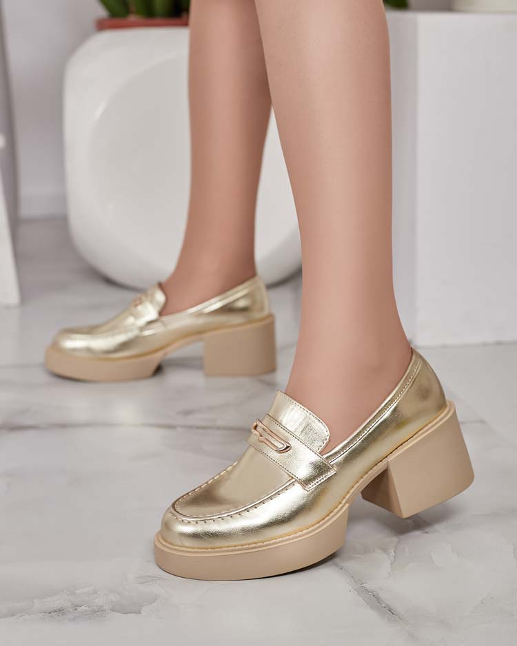 Royalfashion Women's moccasins on a post Ralbali