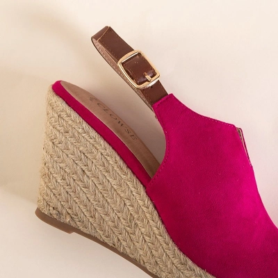 Женские босоножки на танкетке OUTLET Fuchsia Clowse - Обувь