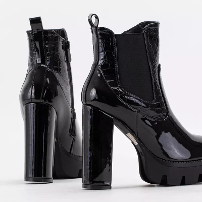 OUTLET Black lacquered women's boots on the post Melangell - Footwear