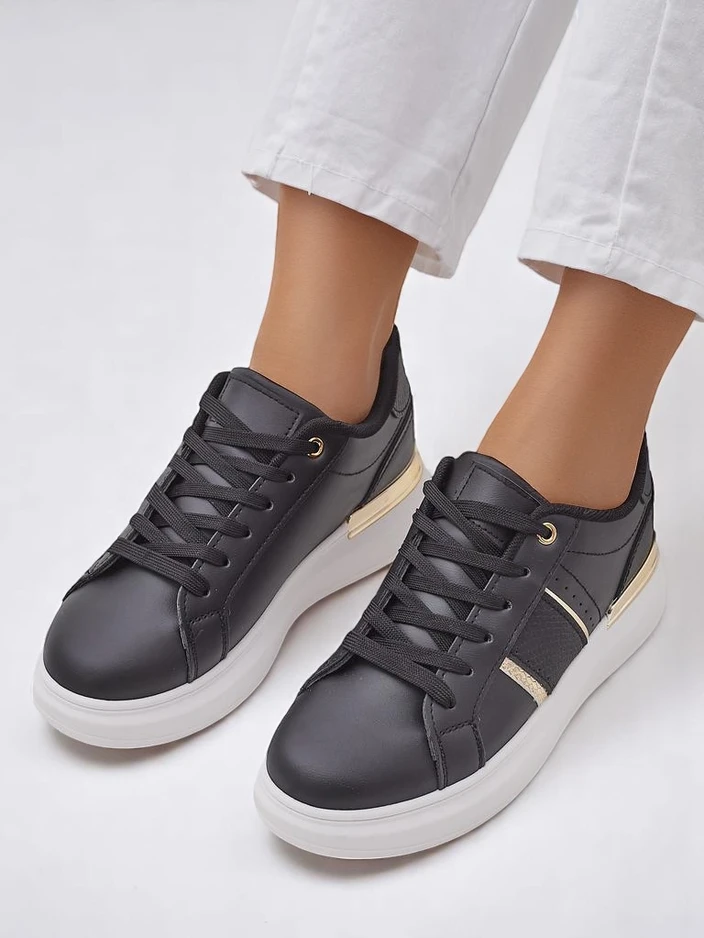 Royalfashion Women's sports sneakers on a thicker sole Montanas