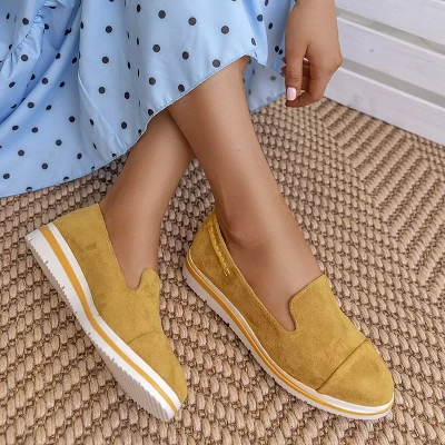 OUTLET Yellow women's moccasins on a low wedge Dardariel - Shoes