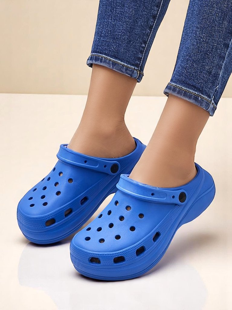 Royalfashion Women's rubber sandals with cutouts Dellosa