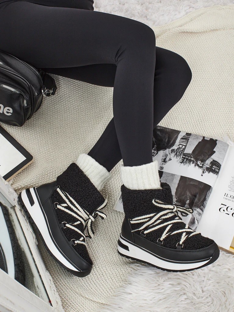 Women's snow boots with fur Verruna