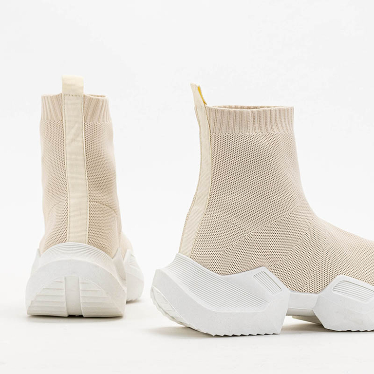 Бежевые женские кроссовки Gohi