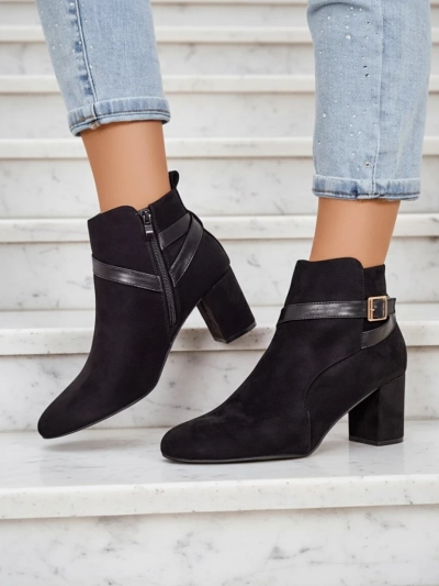 Royalfashion Women's boots on a post Eloron