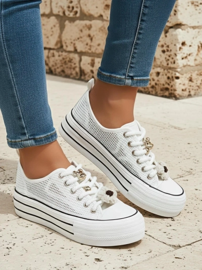 Royalfashion Sieviešu perforētās tenisa kurpes ar rotājumiem Osdo