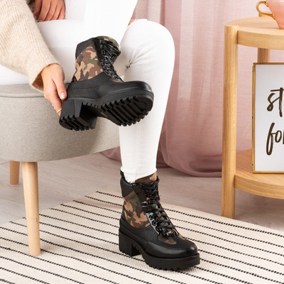 Czarne workery ze wzorem moro Berkut - Obuwie